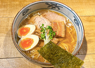 特製醤油ラーメン